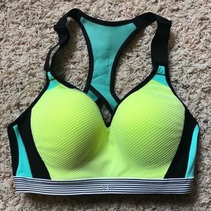 NEW VS Sports Bra